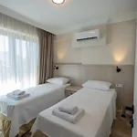 Uliv & Ayvalı